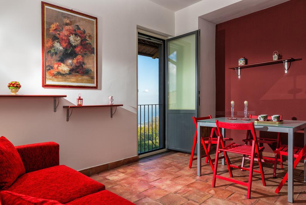 Nake Residenza Artistica Villa Sant'Alfio Phòng bức ảnh