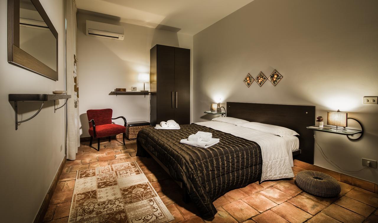 Nake Residenza Artistica Villa Sant'Alfio Ngoại thất bức ảnh